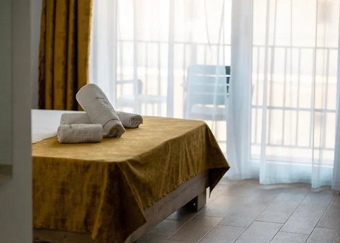 Adamz Guest house 3*